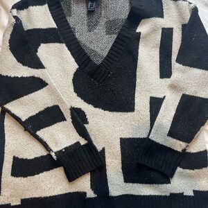 Forever 21 Black and Cream V-Neck women’s Sweater